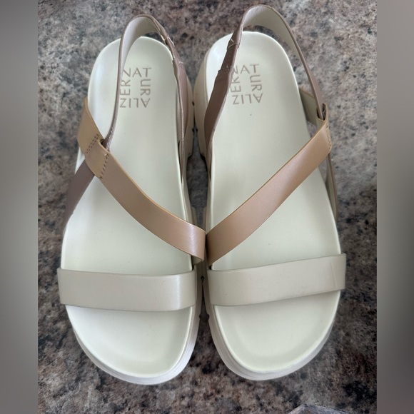 NATURALIZER Jubalee Block Sandals - Picture 4 of 6